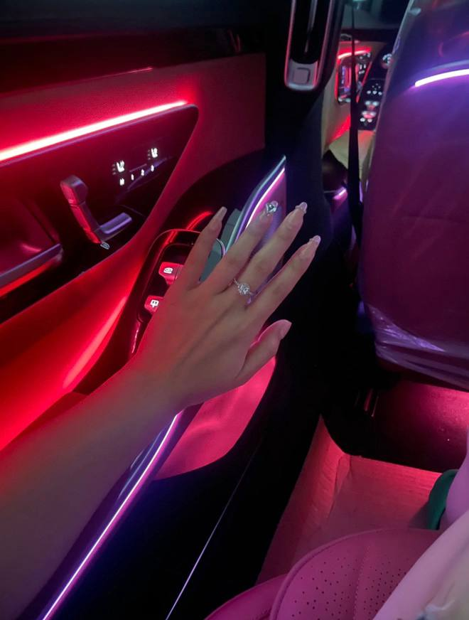 the night life begins