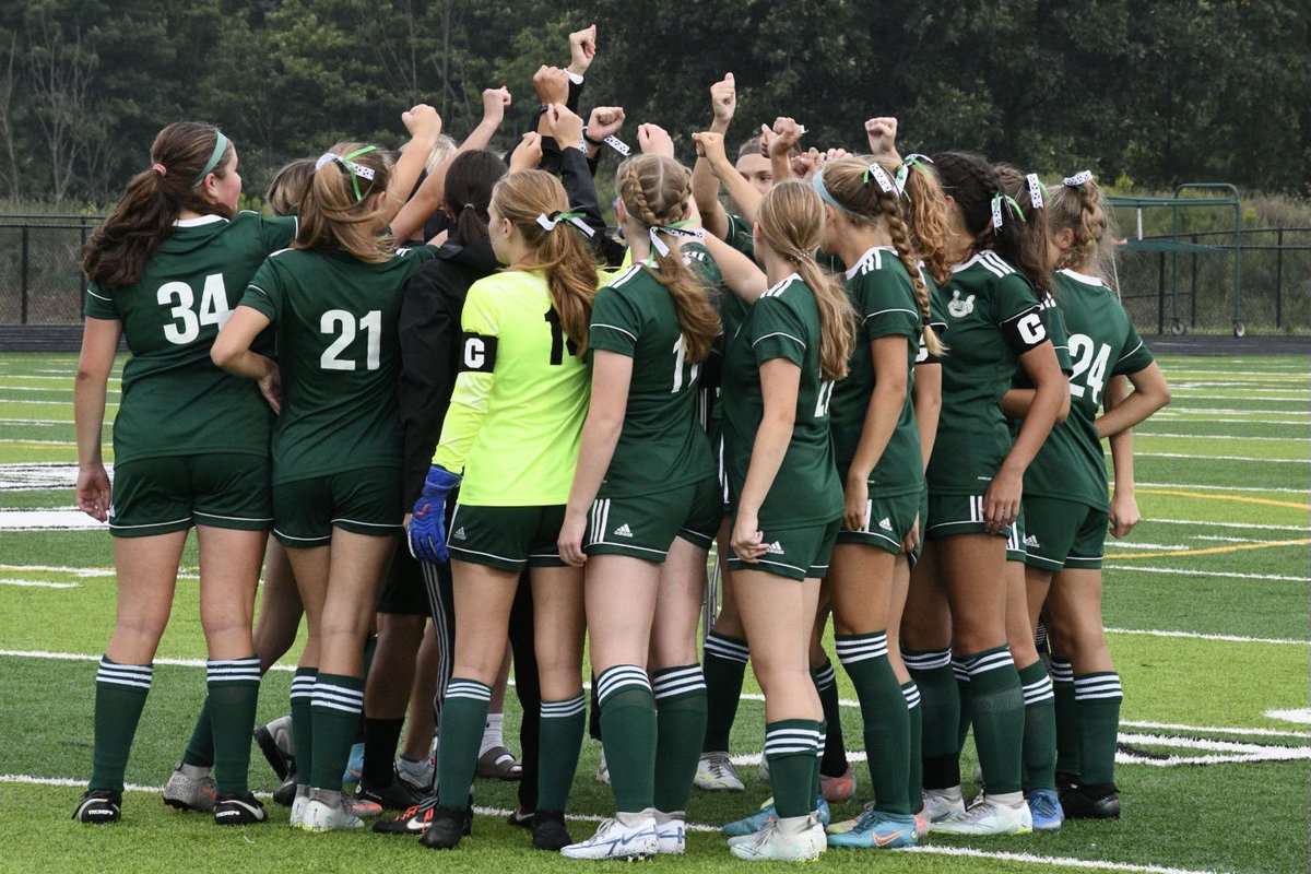 ColtsHS_soccer's tweet photo. Both teams with big victories over Woodridge tonight 7-0 in both games. Will tweet stats tomorrow!! Go colts! ⚽️🍀💚 https://t.co/0bKIE0YEcP