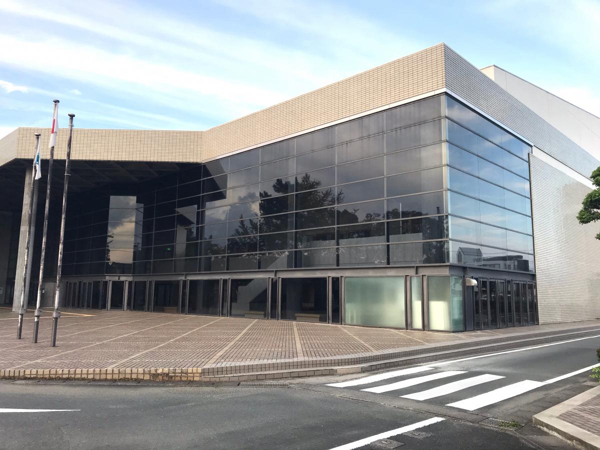 entamer_'s tweet photo. ◆浜松市浜北文化センター
＜口コミ紹介＞
静岡県浜松市東区笠井町にあ��ます。外観はさることながら、中には女性の銅像や統一された色の内装は街中では感じられない安心感を感じます。
 https://t.co/EL9AjI2CwE
#エンタメール #ホームメイトリサーチ https://t.co/RDlqVPo6BC