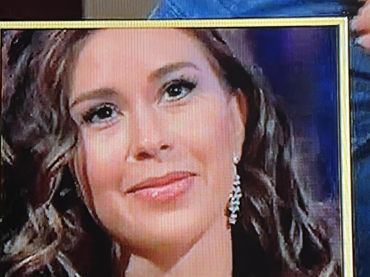 IWatchBachelor's tweet photo. No one will convince me this is not the face of someone who found their person 

#TheBachelorette #Bachelorette https://t.co/aZqmbUrkkX