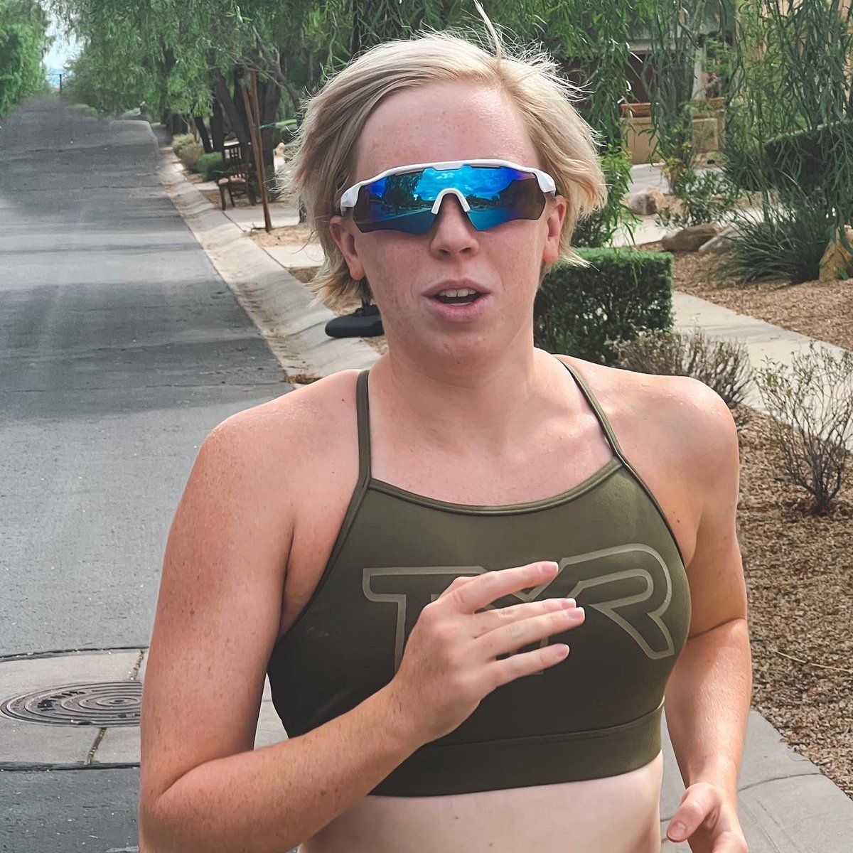 Sierra_Swims's tweet photo. Getting back to work means running workouts, and I’ve been loving the new @TYRSport sunglasses in the Arizona Sun! If you want a discount, use code SIERRA10 to purchase on these awesome glasses! #TYROptics #AlwaysInFront #tyrathlete https://t.co/oAEAzNyLvw
