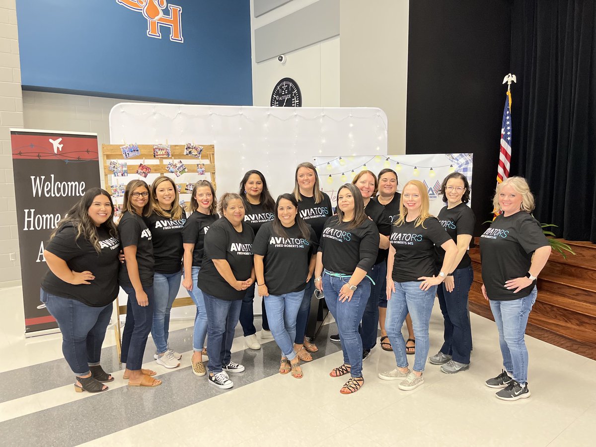 erinmcb89's tweet photo. Such a special group of RLA educators ⁦@FredRobertsMS!! ⁩ These ladies work so hard to ensure the success and growth of their students! #appreciationpost https://t.co/IxgsURdSZB