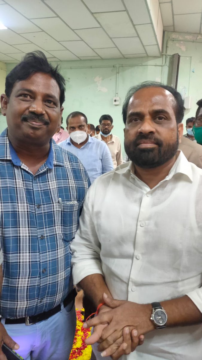 Haribabuk99's tweet photo. #SelfiWithSatyanna
#PhotoWithSatyanna
#AdvanceHBDSatyaAnna
#2days2go
#FestiveWeekOfYSK https://t.co/7IoE81G5nf