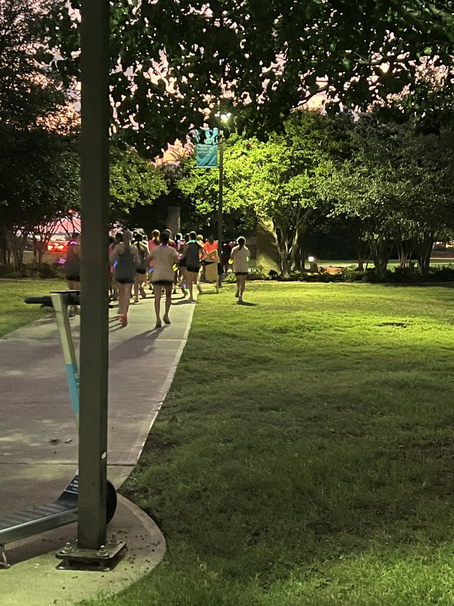 mann_girls's tweet photo. Hard Work is your Best Work!!
Lady Falcons prepping for their upcoming meet with AHS 🦅 XC in a GLOW in the DARK FUN AM RUN. 🏃♀️🙌💪
#OTOF
#OutGrind
#OutHustle
#OutWork
#Everyone https://t.co/kw5MUswIXn