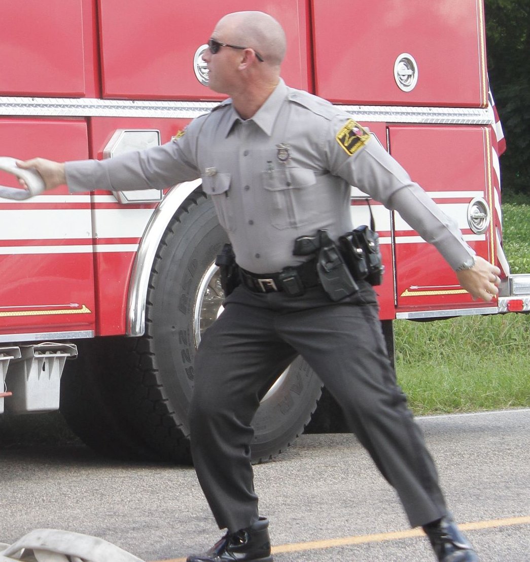 Uniformedmen1's tweet photo. #hotcop #hottrooper #trooper #uniform #cop #uniform #copbutt #copass https://t.co/eQvJEq1qb8
