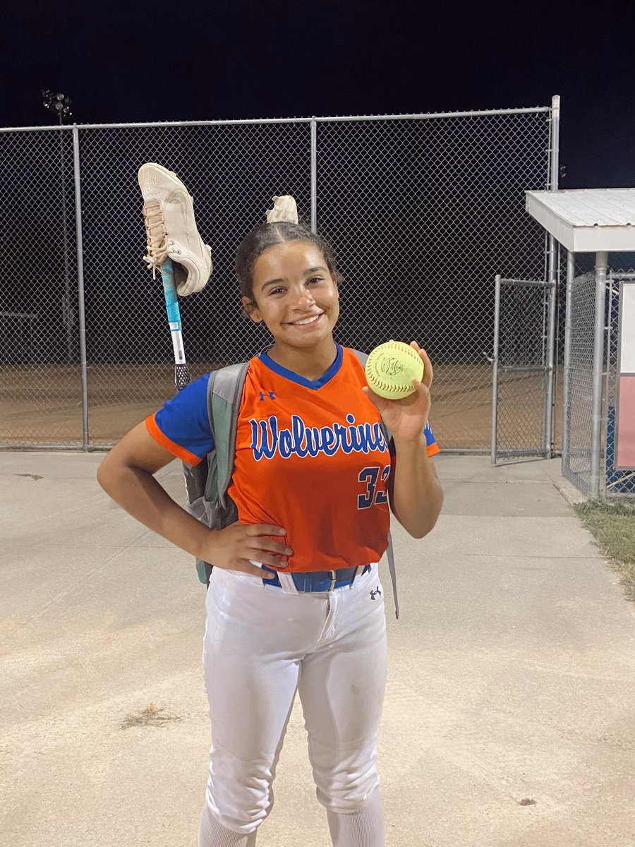 .<a href="/KennDrummond/">Kennedy Drummond</a> and the 3 RBI HOMERUN ball in tonight’s win against Auburn! 🥎💪💣

Kennedy also got the win in the circle ⭕️ 

🧡💙🥎