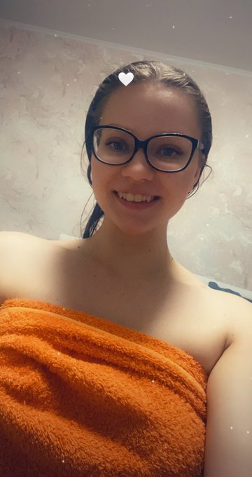 Wanna join me in a shower?☺️  For more: https://t.co/FPFk4tWvPM https://t.co/3GTU7OCQcl<a href="/tag/mvsales"class="tags"><span>#mvsales</span></a>