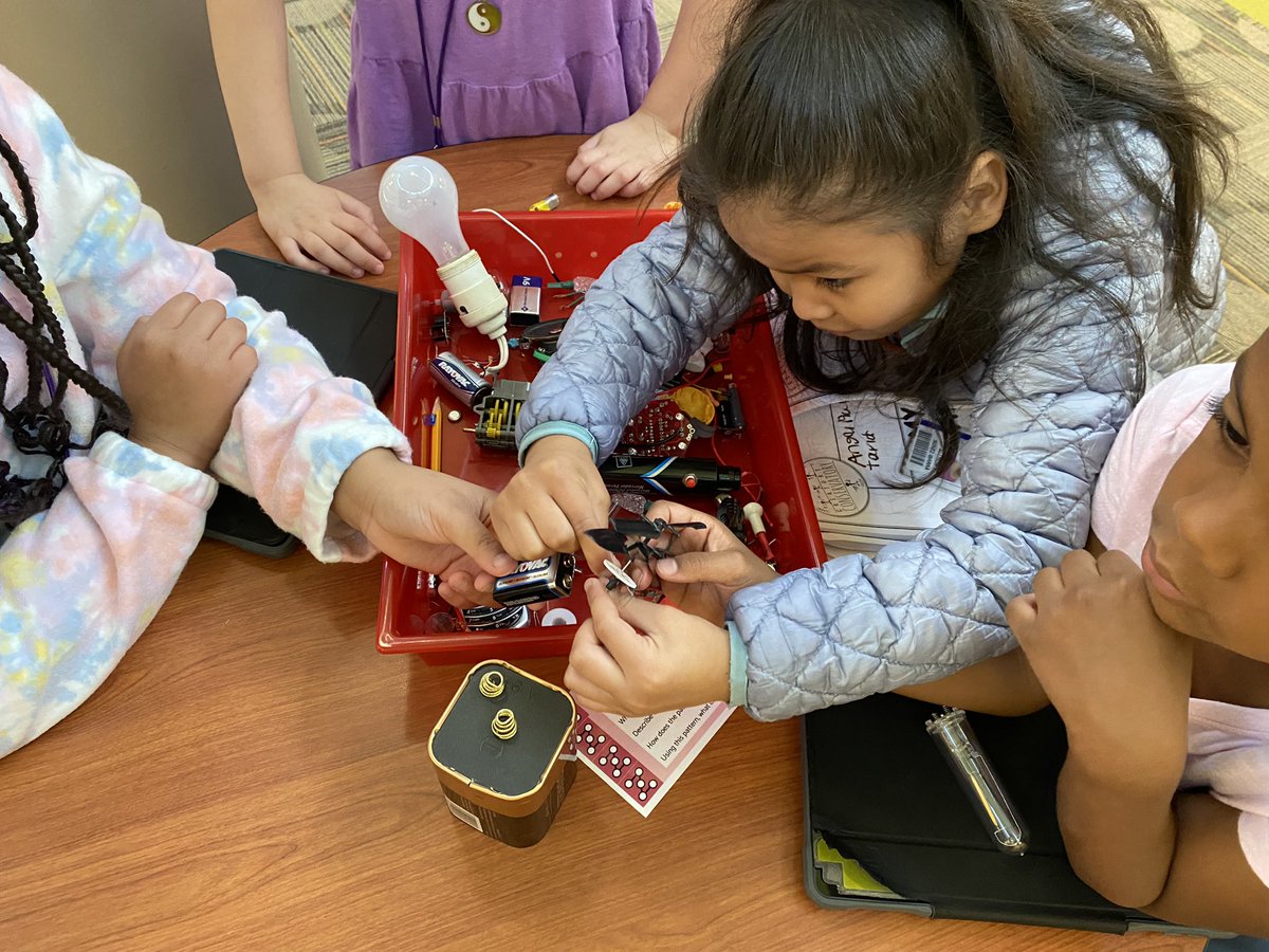 Designing bubble wands to 3D print, typing short stories , sewing sock monsters, using electrical circuits to design toys, creating houses for the 3 little pigs, plus much more... the CREATORS are back @ Zavala ESA! <a href="/gpisdSTEM/">gpisdSTEM</a> <a href="/gpisdlibraries/">GpisdLibraries</a> <a href="/GPISDTech/">GrandPrairieISDTech</a>