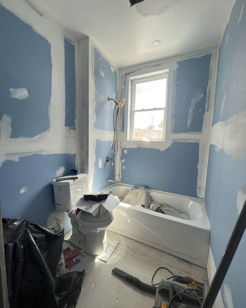 D_T_D_dmv's tweet photo. โStarted from the bottom now we hereโ ๐ณ๐ฏ
Look at the progression of this bathroom remodel!
#bathroomremodel #homeremodel #homeinterior #interiordesign #remodeling #dchomes #dcrealestate #dcconstruction #dcinteriordesign #dtd https://t.co/3AD2ZKu7ay