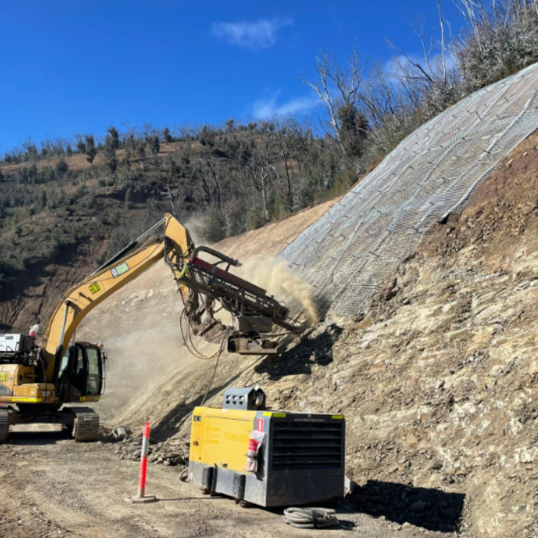 SpecialisedGeo's tweet photo. Alpine Region dishing the action for Specialised Geo!

#specialisedgeo #specialised #specialists #rockfall #stabilisation #bestinthegame #drilling #hollowbar #intheaction https://t.co/0GkgTchyz5
