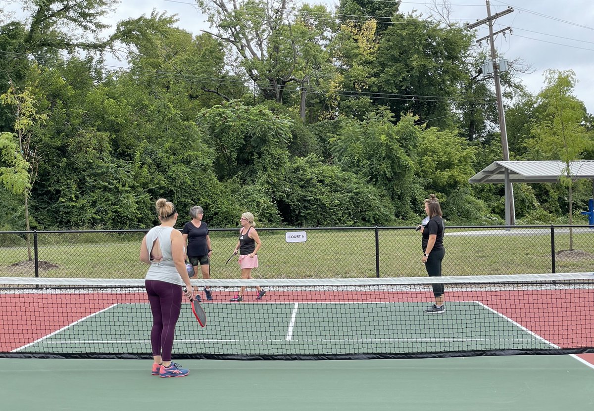 kbcrites's tweet photo. @myfcs rocked 3 pickleball  courts after school today. It was a great way to get outside and have some fun with colleagues. The next meet up date is 9/27 at 4:30. @fcssuper2011 #ThisIsFranklin #GetMovingFCS https://t.co/Zvub3hh4UN