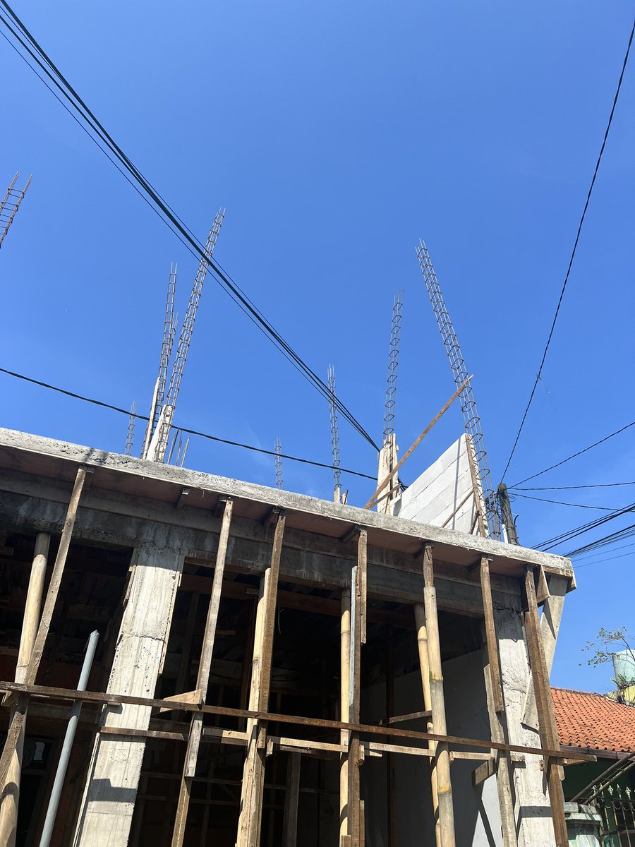 RZLPRSTY's tweet photo. @TelkomIndonesia @IndiHomeCare min laporan nomer IN146126531 tolong d follow up, soalnya ini takutnya ngehalangin dan putus https://t.co/ijxyaCq69e