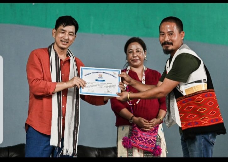 MizeTaro's tweet photo. 2days Training cum Awareness Programme on Tourism was conducted at Khonsa on 12th &amp; 13th Sept'22 by Tourism Deptt. Very recently Tirap has been included in the Tourism Circuit of AP. https://t.co/QxVxXm6ltj
