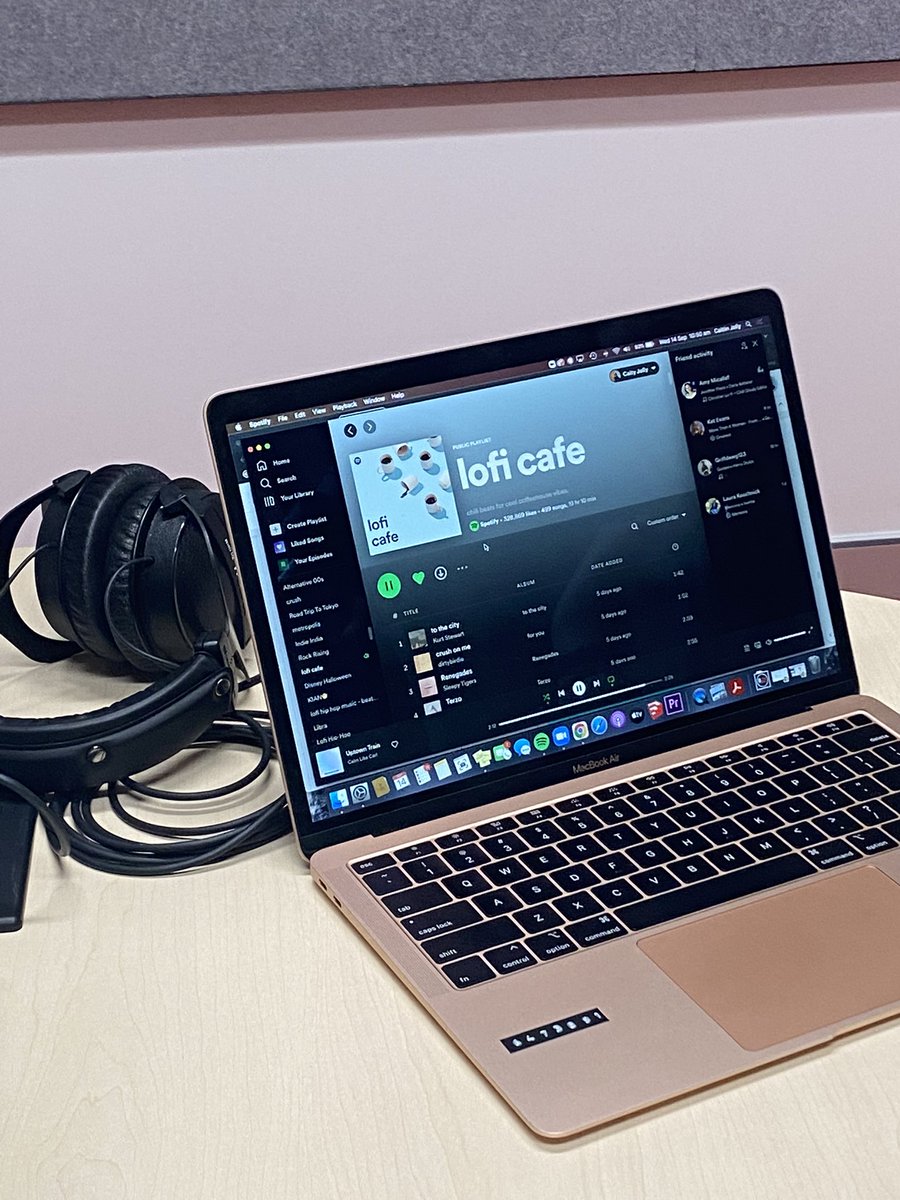 caitlinolsen98's tweet photo. todays podcast with @disladycaity featuring some absolute tunes as our backing track 🎶 #bcm302 @UOWbuilding29 https://t.co/9BPcubLA1G