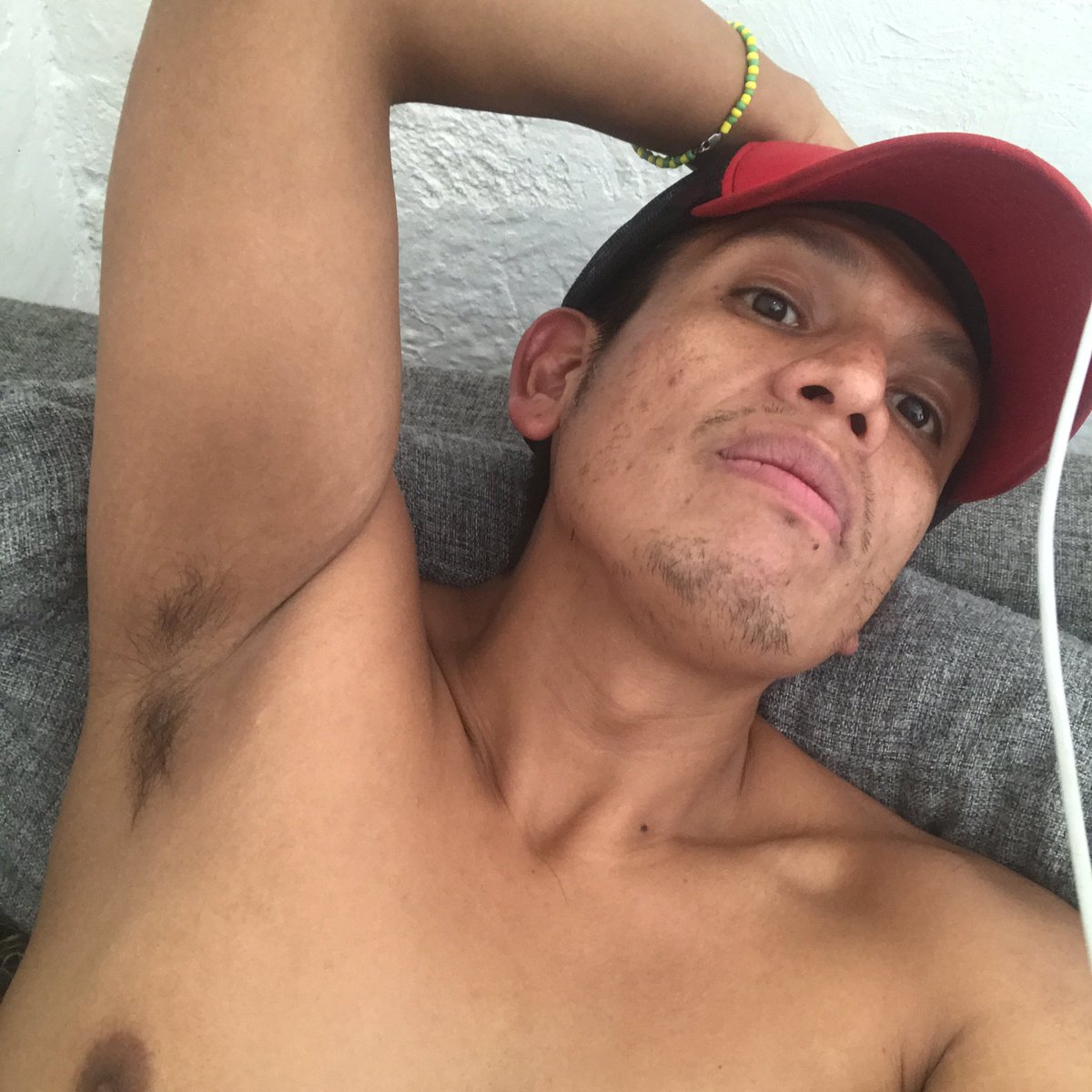 methaboy39's tweet photo. Quien la quiere oler? Las tengo bien apestosas de 3 días que no me baño!!
#armpitgay  #gayfetish #modochacal #gayzoom #axilas https://t.co/VCE92ui5IJ