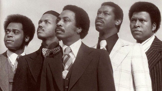 TBonesPrimeCuts's tweet photo. #ClassicSoulSeptember
@LWalroo @arthurbach521
Day 1️⃣4️⃣:
Harold Melvin & the Blue Notes - “Wake Up Everybody” 1975
Featuring the amazing Teddy Pendergrass on lead vocals. One of my favorites.
#TeddyPendergrass #HaroldMelvin #TheBlueNotes
https://t.co/6aGerUEc48 https://t.co/xrDgKS0bx6