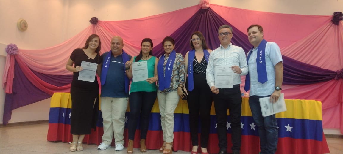 IpasmeUrea1's tweet photo. Hoy acompañamos acto de grado a docentes de formacion de la #UNEM Mpio Pedro María Ureña desde la Casa de la Cultura Don Andrés Bello @_LaAvanzadora @laraydv @Berzabethg1 @ZonaEducTachira @IpasmeOficial @PSUVTachira https://t.co/7mkaLsZv1Q