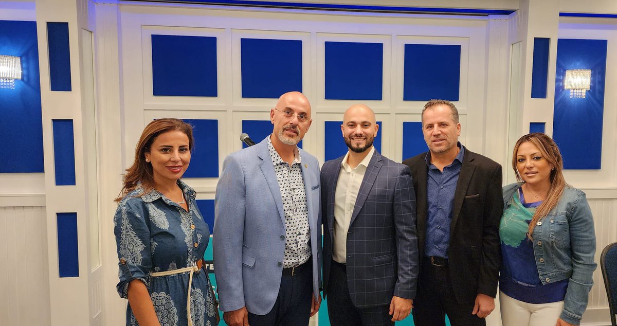 CanadaColco's tweet photo. قام وفد التيار الوطني الحر يترأسه منسق عام كولكو @JayDaoud ومنسق هيئة كولكو اوتاوا @ToniAoun123 بتلبية لدعوة عشاء في مطعم Lebanese Palace  على شرف السيد حسين محمود المرشح عن المقعد البلدي في غرب اوتاوا،كما اكدوا الدعم الكامل له والتوفيق في الانتخابات المقبلة @TayyarIntishar https://t.co/zbQxJeWpjl