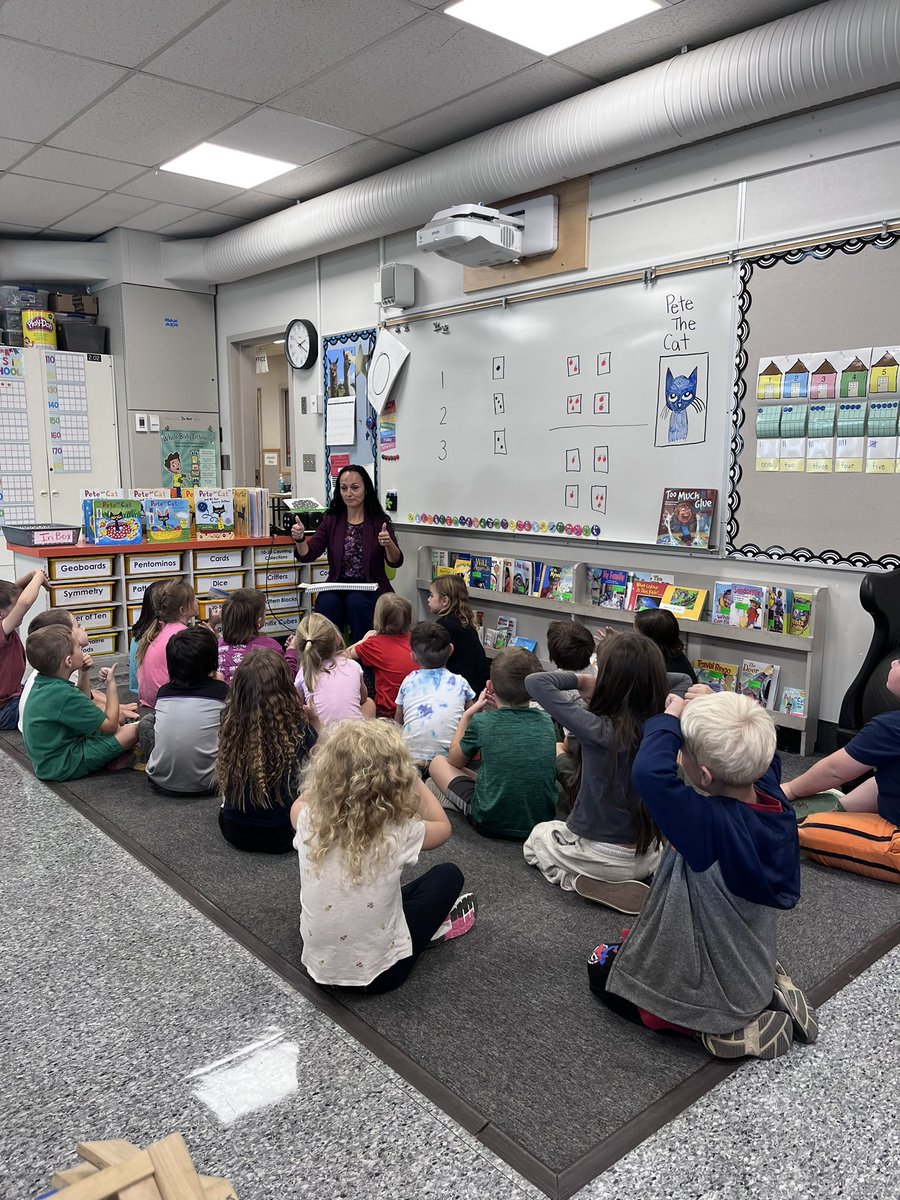 tinabadams's tweet photo. Thumbs up if they rhyme! Teaching our grade 1’s the Heggerty curriculum from day one! @HeggertyPA #strongstart @JWInglis @SD22Vernon @SD22Early #phonemicawareness #heggerty https://t.co/AzAFV6gOkP