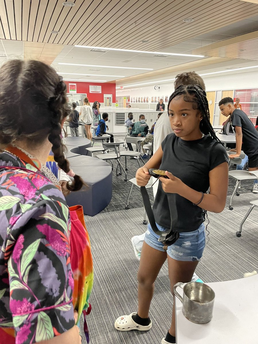 Bringing history to life! A generous guest speaker donated his time and brought in Civil War artifacts for our kiddos to experience! #deeperlearning <a href="/PBLWorks/">PBLWorks</a> #livinghistory @MsMontiHistory @MsGalloPSMS <a href="/ShoresMiddle/">Potomac Shores Middle School</a>