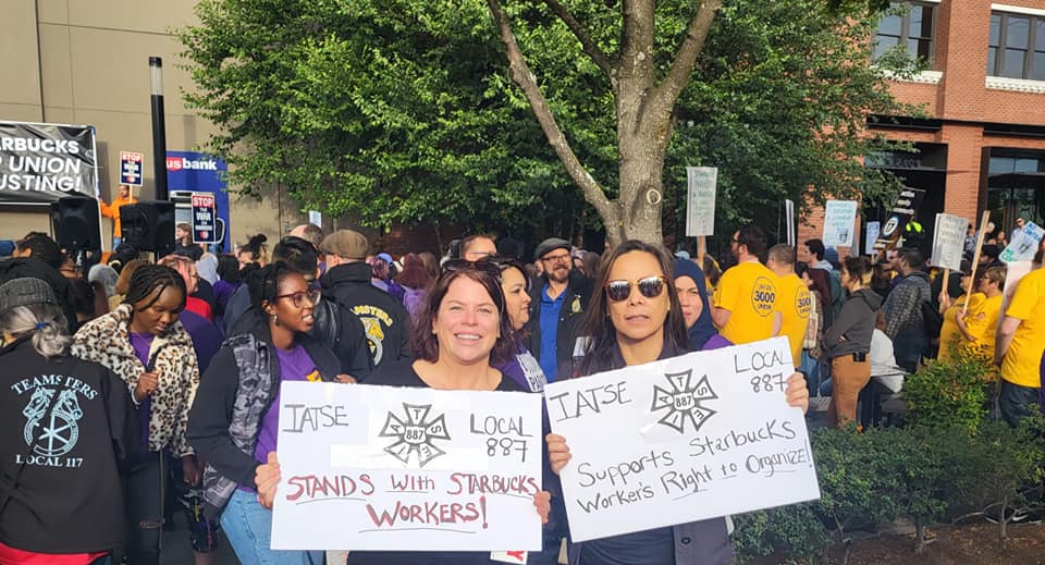 IATSE887's tweet photo. Contract now! We were proud to support @SeattleSBWU today and stand in solidarity with our fellow workers. https://t.co/9SYCPWBJCb