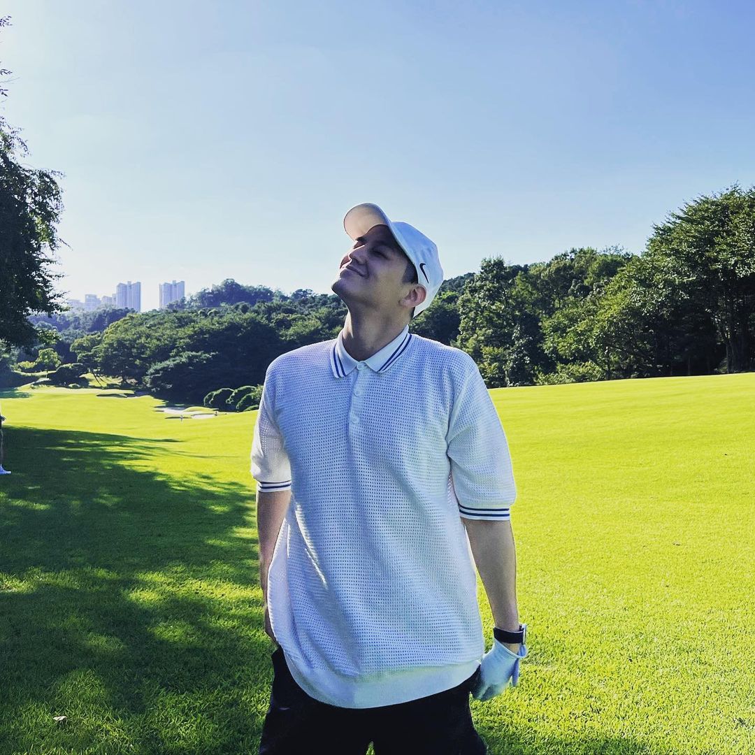 joysara1's tweet photo. 220914 KIM BUM 🌸 IG Update
caption: “Still ☀️
Not today”
🏌️♀️⛳🌞🏌️♂️🏌️
#KimBum #KimBeom
#คิมบอม #김범 #キムボム
#LeeRang #이랑 #อีรัง
#tvN #구미호뎐1938 🦊
#구미호뎐시즌2 #구미호뎐2
#TaleoftheNineTailed2 https://t.co/ocjAJM5u8a