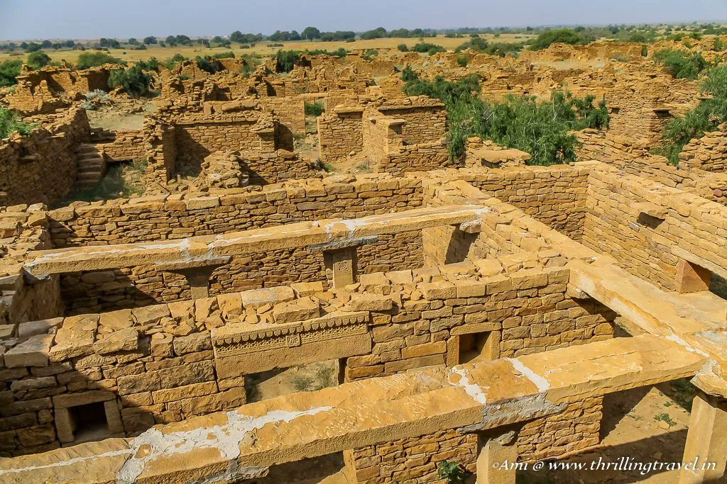 amibhat's tweet photo. The residents of this village collectively left their homes forever - and that too, over night. Explore this ghost town near Jaisalmer to know why https://t.co/cZmadtoMRK
#ThrillingTravel
#DekhoApnaDesh
#Bloggersclan https://t.co/riTbxfR32Z