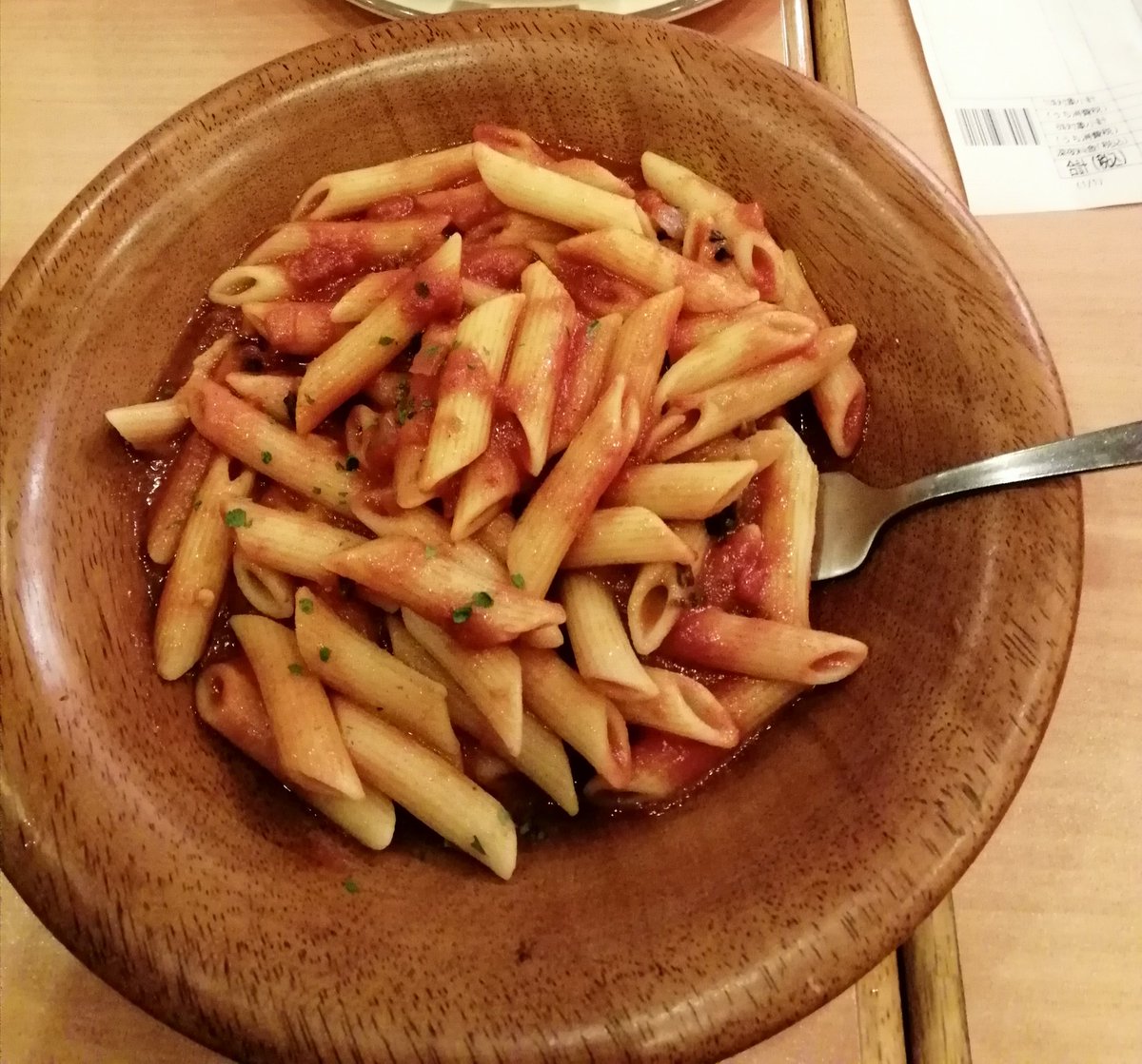 とりあえず空腹なんで(15k時間メシ抜き)。駅のサイゼリヤで頭上の電車の轟音聞きながらペンネアラビアータ。
江古田にも潰れたサ店後にサイゼリヤが入る噂もあったんだが‥実は江古田は危機的な喫茶店不足でお茶できないおばさんたちが溢れかえってます。サイゼ辺りが来てくれると大いに助かる。 