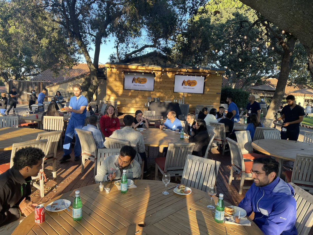 Amazing turnout for our 2nd annual Stanford Osler evening/ IM mixer! The most perfect way to get recruitment season started and meet some of our early IM enthusiasts! @StanfordDeptMed @StanfordMedRes @StanfordChiefs @StanfordMed25
