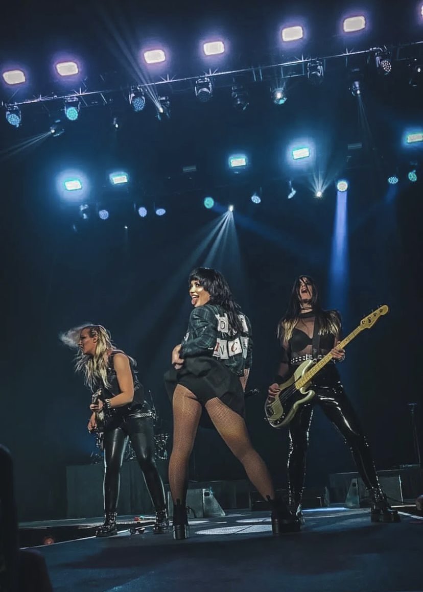 eitherwaydemi's tweet photo. DEMI LOVATO. https://t.co/m1HcLUQkac