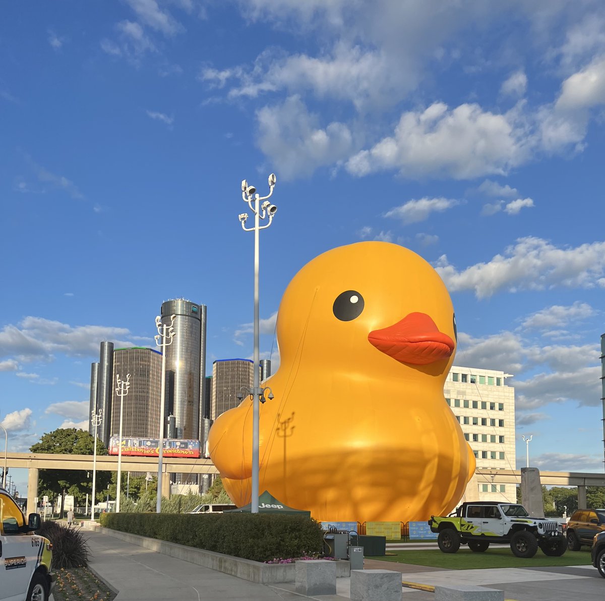 detautoshow's tweet photo. So...the @BigDuckUS arrived at the #DetroitAutoShow2022 today 👀 #duckduckjeep https://t.co/6JcbPf1os0
