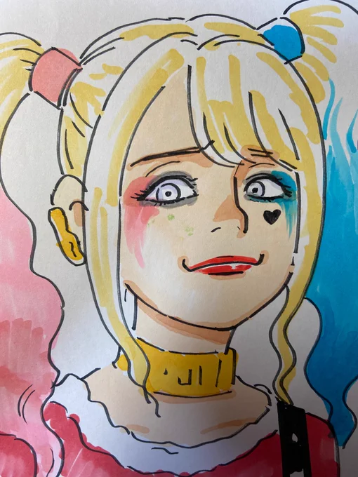 サッと描いた瑞原さんを、無理矢理ハーレイ・クインに変えていく。 