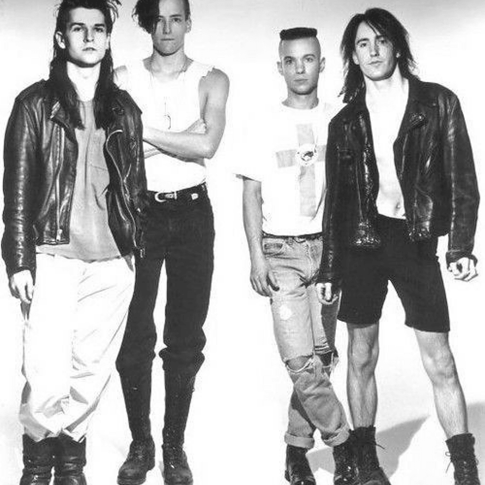 AlternoMXX's tweet photo. Un día como hoy pero de 1989, Nine Inch Nails lanzó Down In It, su primer single de forma oficial que es parte del álbum Pretty Hate Machine, álbum debut de la banda.
#alternomx #nineinchnails #downinit #prettyhatemachine #electroindustrial #synthpop https://t.co/EXyDhpn5Z2