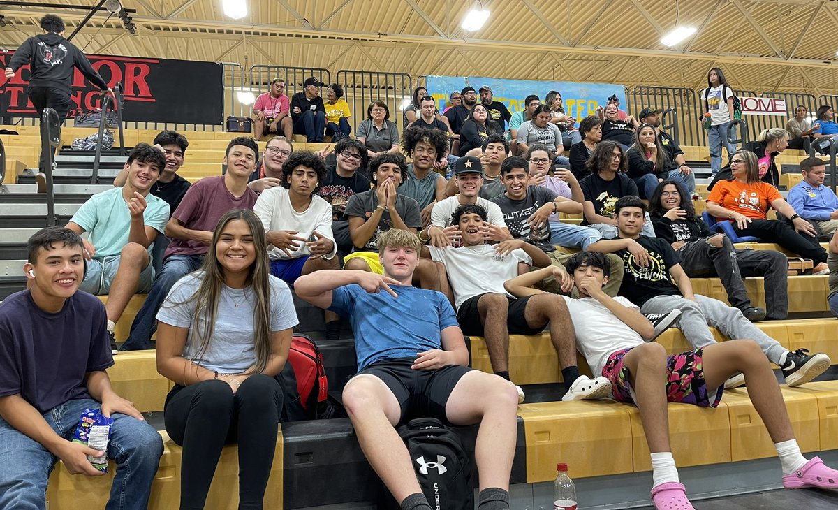 mayorgonzltx's tweet photo. Thanks Lady Pirates! Hard fought games that you went through! Remember to keep your Pirate pride going no matter the outcome! Thanks for representing us on the court! We stand behind you Pirates! #lytletx #lytleisd @LytleVolleyball https://t.co/8GZ7jLzvdz