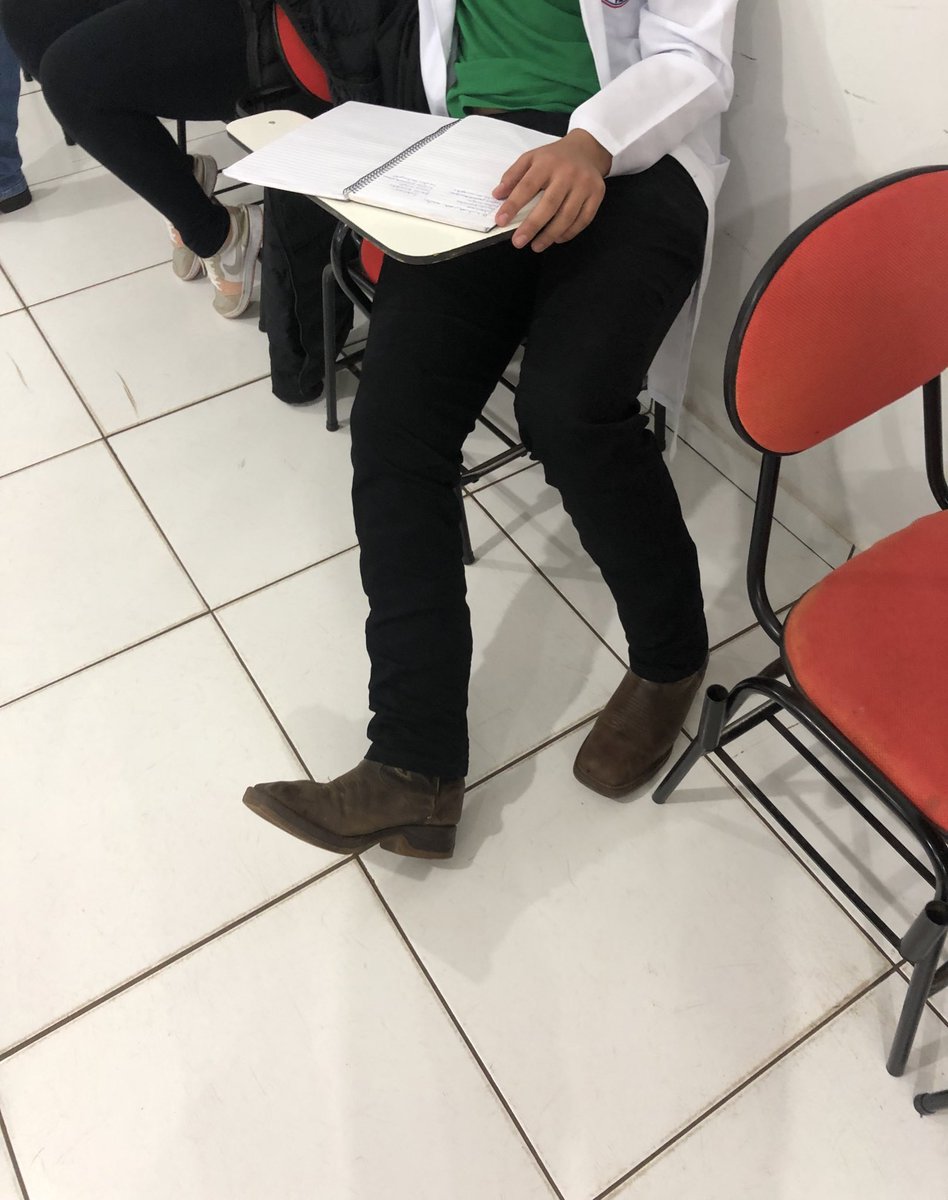 CaioMs15's tweet photo. Além de ser agroboy, ainda e estudiosos 😅🤩🥰🙈🤠 https://t.co/etSnSbB8fy