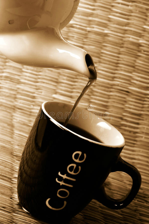 zae1960's tweet photo. #Goeiemorgen allemaal, #weekje doormidden de #woensdag mag van mij net zo hard gaan als het #weekend โฆbakkie #koffie en weer richting NieuwVennep #verkeerstechniek https://t.co/K3R3c9cfcT