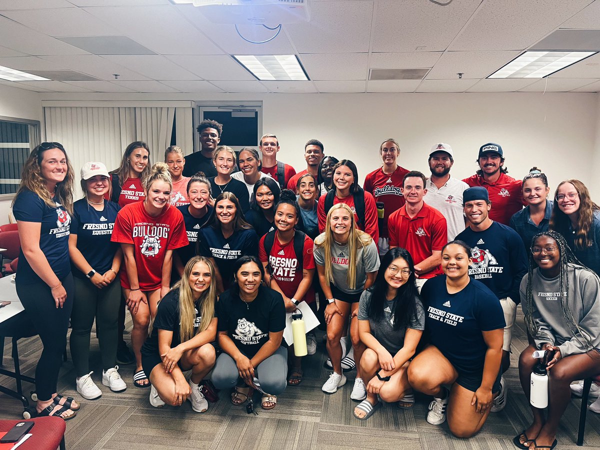 MW_SAAC's tweet photo. Fresno State SAAC at our first meeting of the year‼️ Go dogs 🐶 @fresnostatesaac https://t.co/Uttmeucy8o