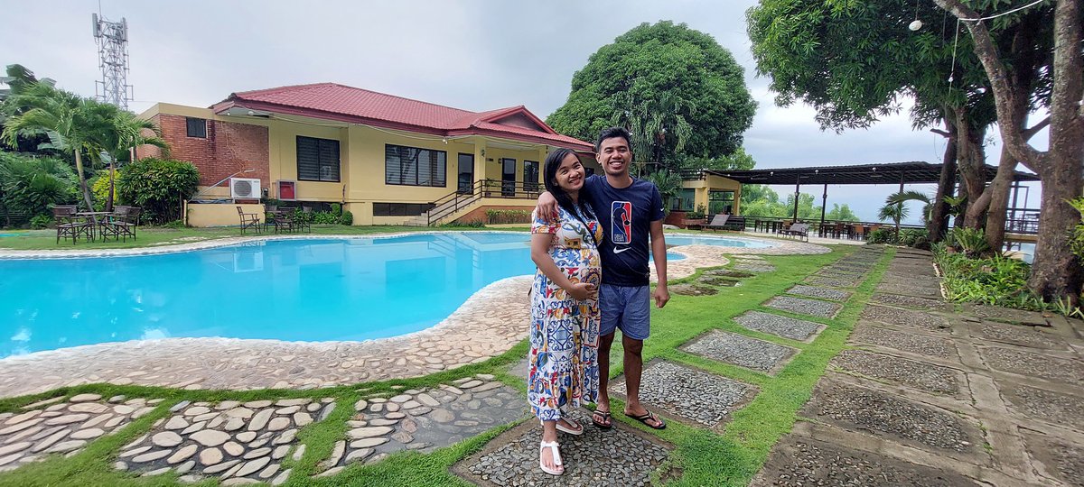 iChinggay's tweet photo. See you soon anak 💛 Love,Mama and Papa 😍 https://t.co/ZMTY0dgpb4