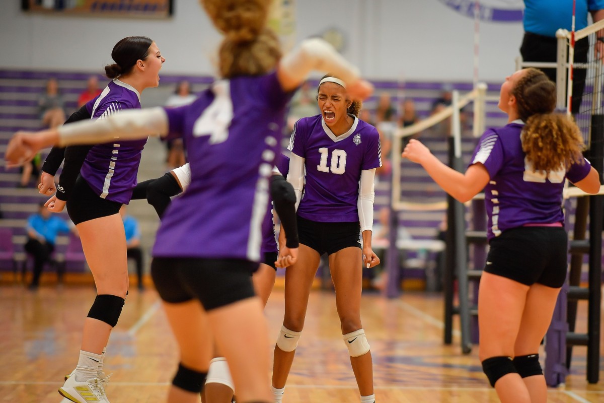 peterson_rick's tweet photo. . @TopekaWestAthle senior star hitter @MakinseyJones makes oral commitment to @KStateVB. ...
https://t.co/UOPmi3gjmw https://t.co/dU2SfDyOL9