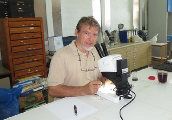 INGASIALL's tweet photo. Jean-Pierre Lumaret: “Para remediar el problema de los excrementos de ganado en Australia se importaron escarabajos peloteros de África y Europa” https://t.co/gz3098D87C https://t.co/kvboJ1kqG2