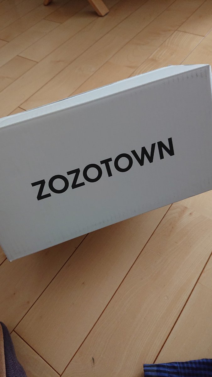 白い箱きた！ #ZOZOWEEK箱CP