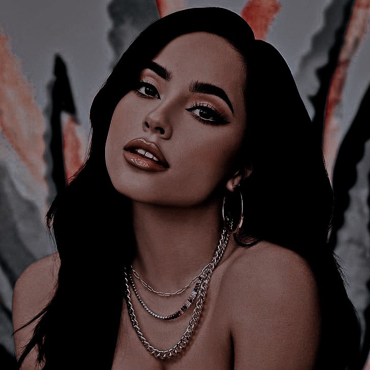 fateofmagixrpg's tweet photo. Nome: Anastácia Martinez de Luca 
Idade: 18 anos
Cargo: Aluna
Reino: Solária
Espécie: Especialista
Shape: Becky G
User: @anyadluca https://t.co/sxjDfEXQkN