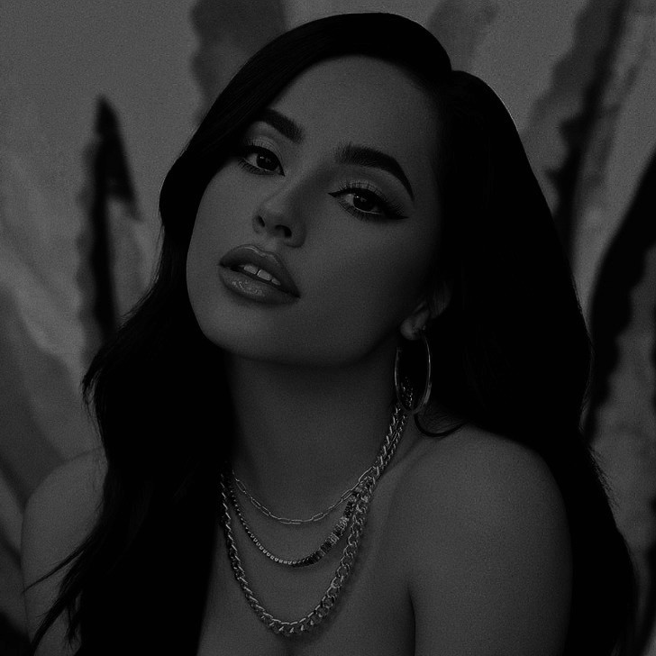 fateofmagixrpg's tweet photo. Nome: Anastácia Martinez de Luca 
Idade: 18 anos
Cargo: Aluna
Reino: Solária
Espécie: Especialista
Shape: Becky G
User: @anyadluca https://t.co/sxjDfEXQkN