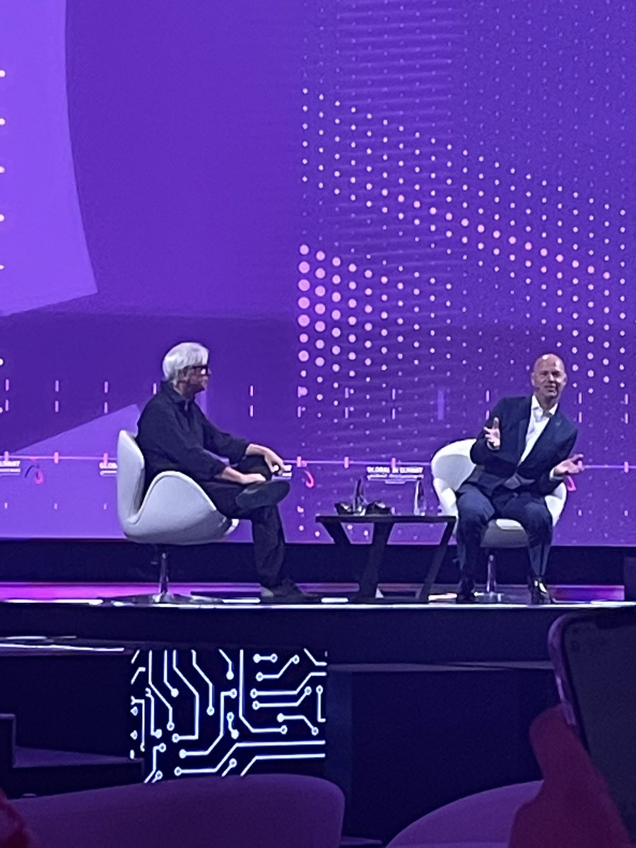 dana abunasrah tweet media