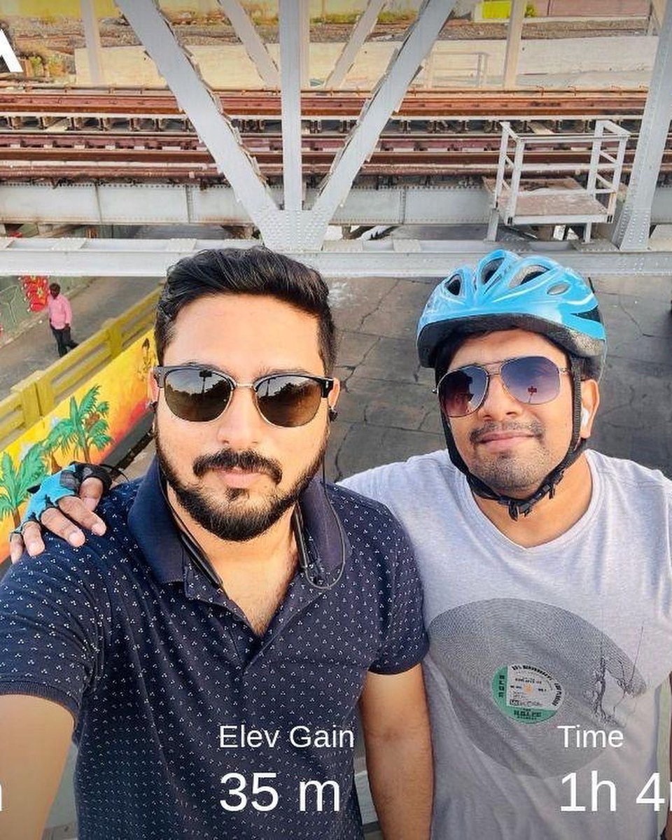 Today’s Morn Ride With @karthikswarnak1 🚴‍♂️👍💪 #EnCyclePedia #Annamalai #NammaChennai #Chennai #nepiyarbridge #marinabeach #TeaSasthra #நான்வீழ்வேன்என்றுநினைத்தாயோ #ownclicks #neverevergiveup #cycling #cyclinglife #cyclingshots #Selfie #Captain @arya_offl #MMDDDDLCTworkout