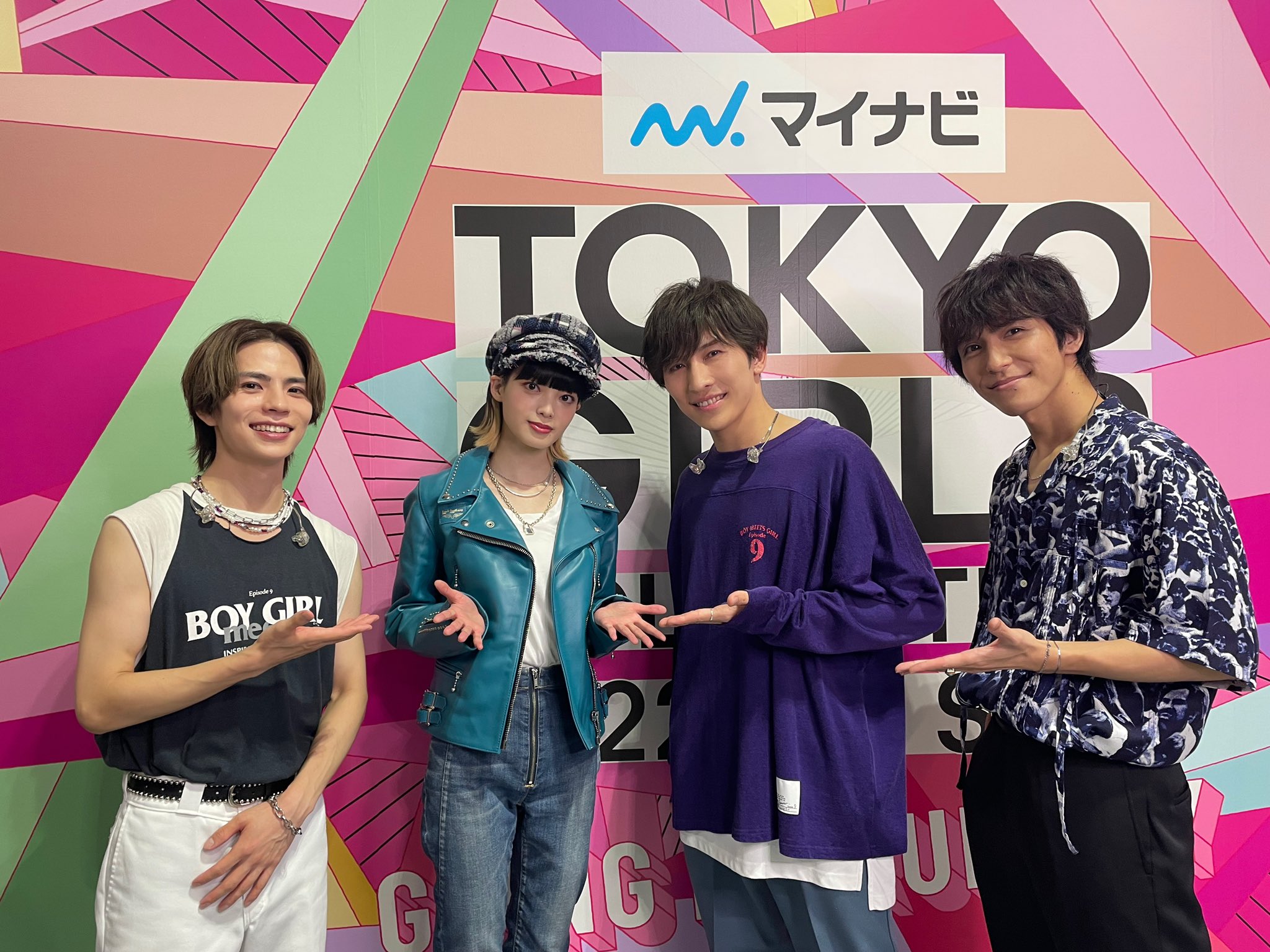 平手友梨奈　挿入 休憩中の話 #Mステ の宣伝をしてると 何々と… ほら #六本木クラス の 挿入歌歌ってる…🙄？？？ ←まだ 覚えてない  😂 #ビートガーデン だよw あ、『平手ちゃん』のドラマのね しっかり 平手友梨奈ちゃんのドラマで 定着している 六本木クラスなので ...