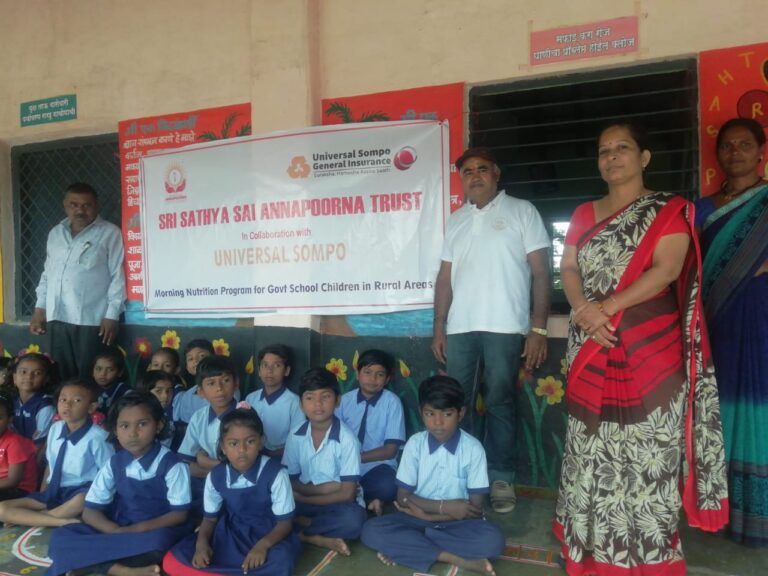 annapoornatrust's tweet image. Annapoorna Morning Nutrition program launched at Murtizapur taluk, Akola district, Maharashtra in collaboration with Universal Sompo General Insurance Co. Ltd., providing morning nutrition to 377 school-going children in 5 govt. schools across 4 villages.
lnkd.in/dUGSNZg5