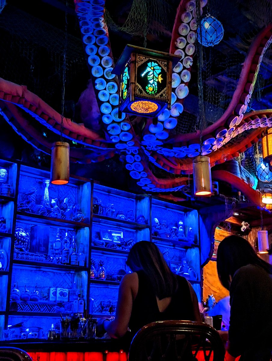 littlecoffeefox's tweet photo. Sweet Cocktails and Tentacles. . .yeah I can get behind this 😎 https://t.co/5p95x14OKQ