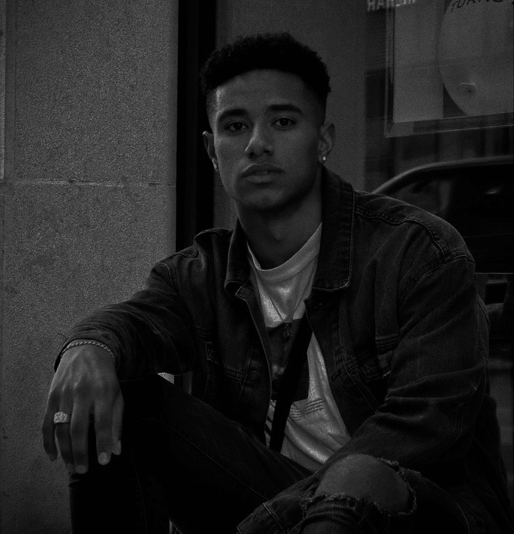 fateofmagixrpg's tweet photo. Nome: Hunter Wolfdagger
Idade: 19 anos
Cargo: Aluno
Título: Lorde de Wisdom
Reino: Eraklyon
Espécie: Especialista
Shape: @/naswyn
User: @hwolfdaggxr https://t.co/GxlFiXQwTC