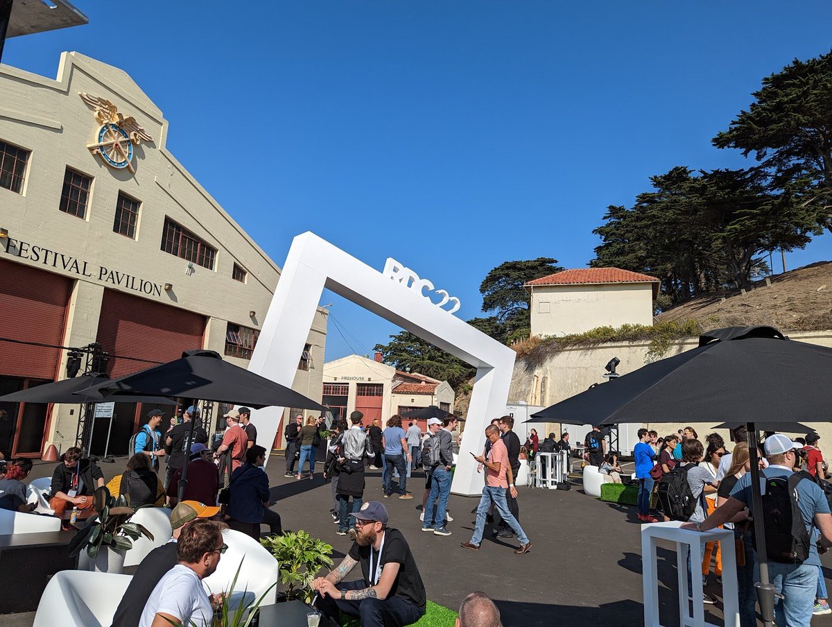 #RDC2022 Friday 9th

Day 1 of the actual event!
Fancy shuttles from the hotel to the event. The venue was next level thanks to <a href="/FNTECH/">FNTECH</a> 
This was also the day that many devs turned a slightly redder hue thanks to the CA sun and lack of preperation on our part.